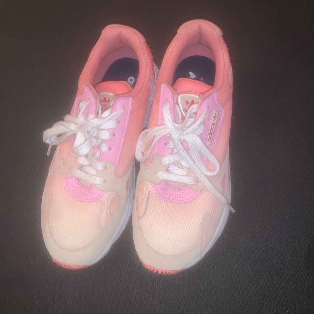 Adidas Sneakers